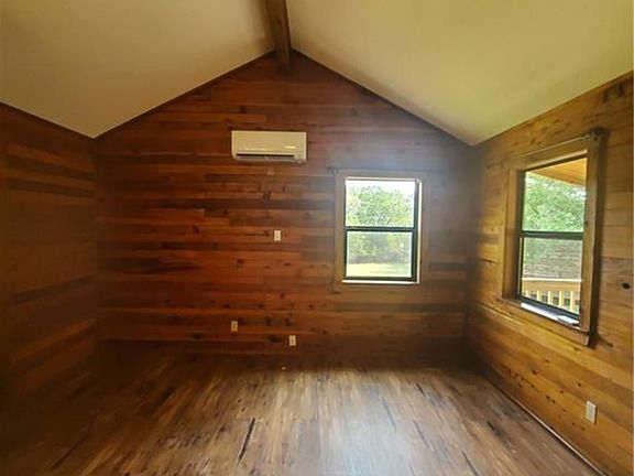 2nd image of 226 Cypress Creek Ln #1