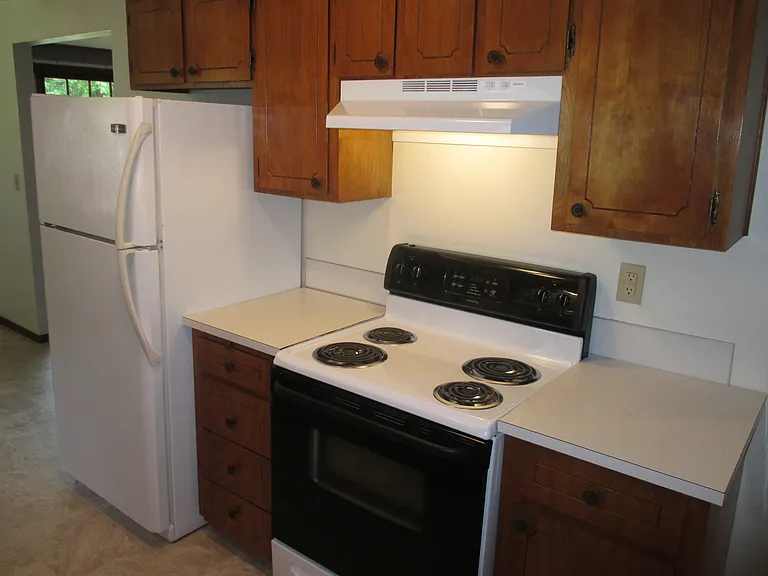 Nice Two Bedroom with Fireplace — Photo 6