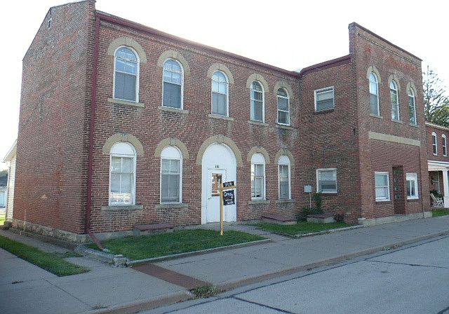 1st image of 108 W Amelia St