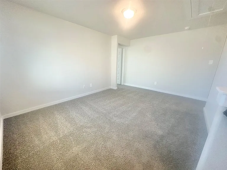 9458 Herons Preserve — Photo 12