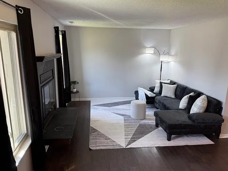748 Waters Dr — Photo 5