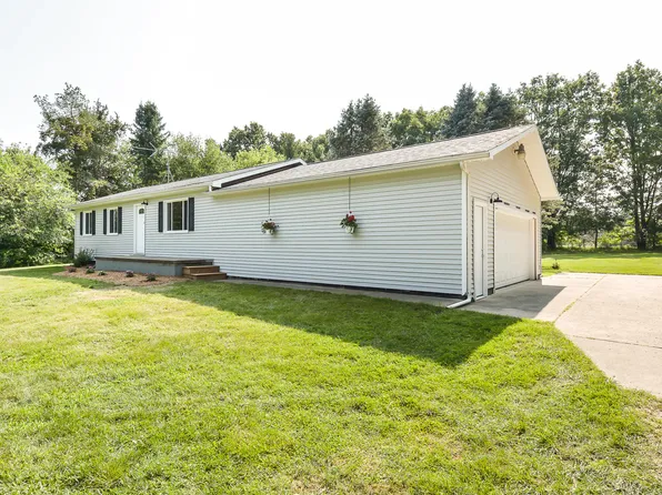 6534 Pinckney Rd, Pinckney, MI 48169