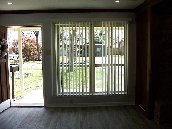 4th image of 2223 Loyce Dr