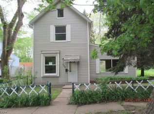 826 Springdale Dr, Akron, OH 44310