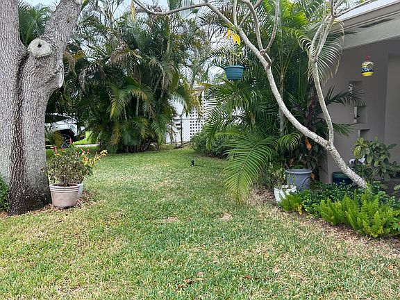 5th image of 3050 SW 47th St
