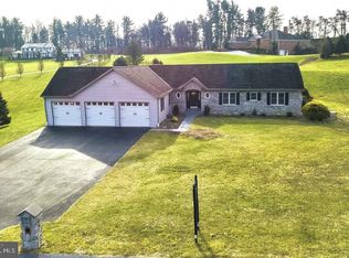 3 Summer Hill Dr, Reading, PA 19608