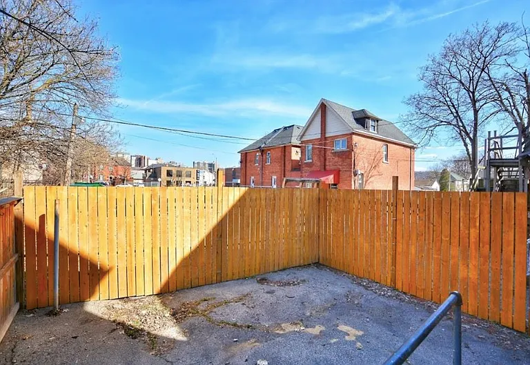 59 Strathcona Ave S #ROOMS — Photo 10