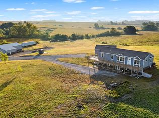 10825 108th St, Weeping Water, NE 68463