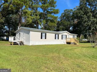 409 Hummingbird Ln, Springfield, GA 31329