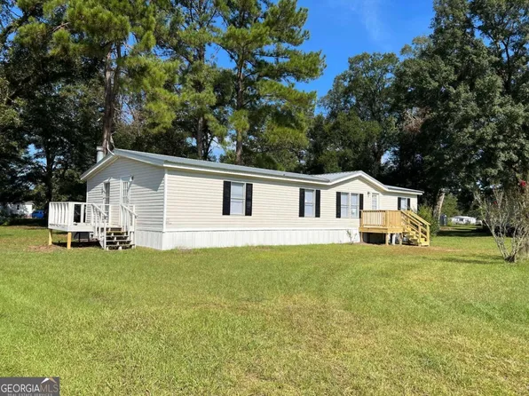 409 Hummingbird Ln, Springfield, GA 31329