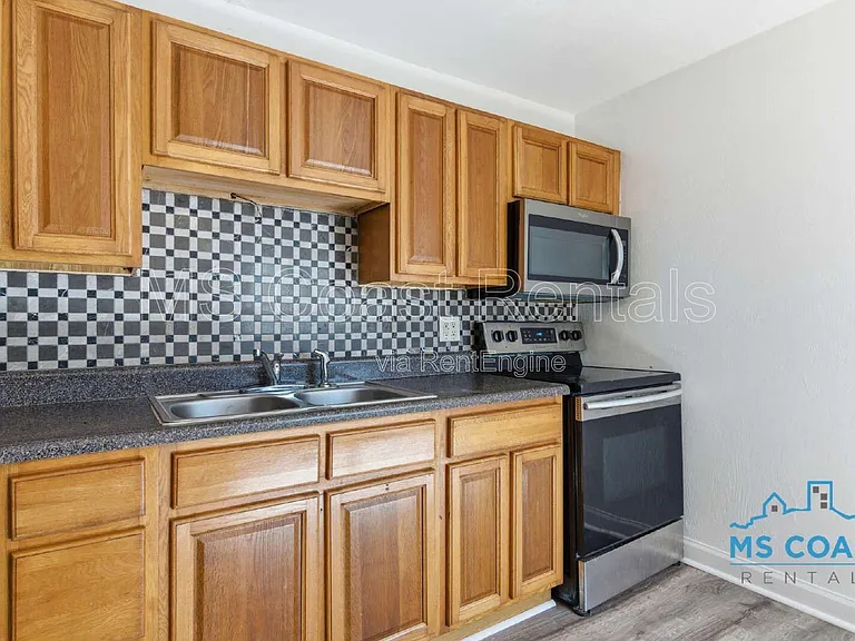 3007 Meteor St — Photo 8