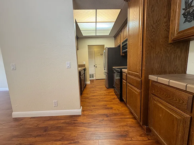 25912 Hayward Blvd — Photo 8