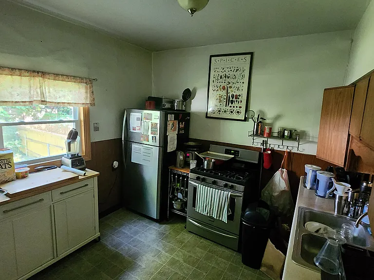 335 Baynes St — Photo 9
