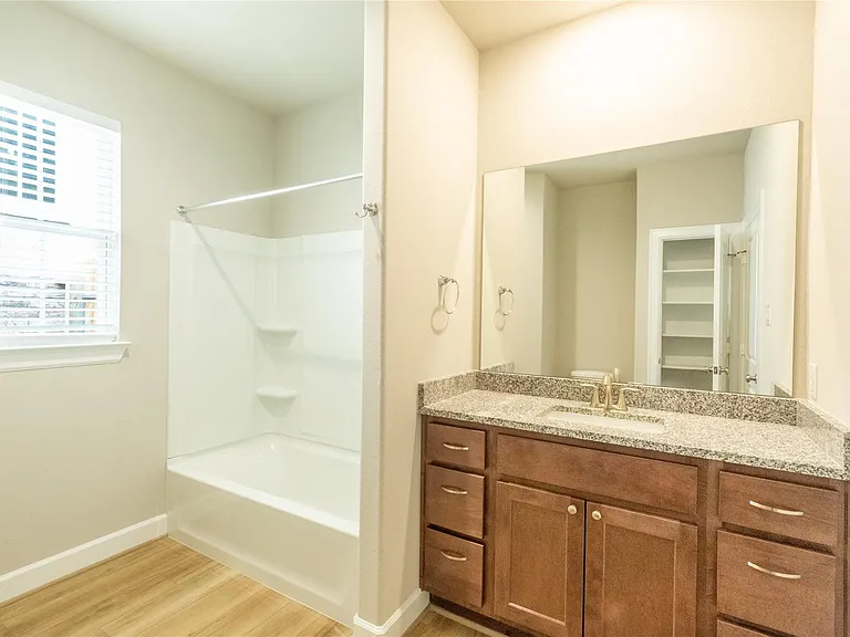 1016 Tillman Ln E — Photo 16
