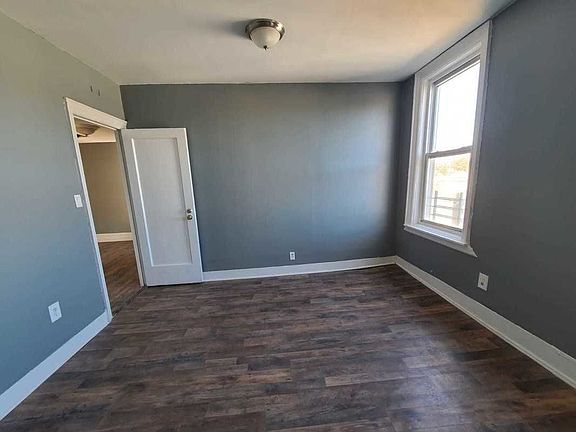 5th image of 1310 Stratford Ave #2M