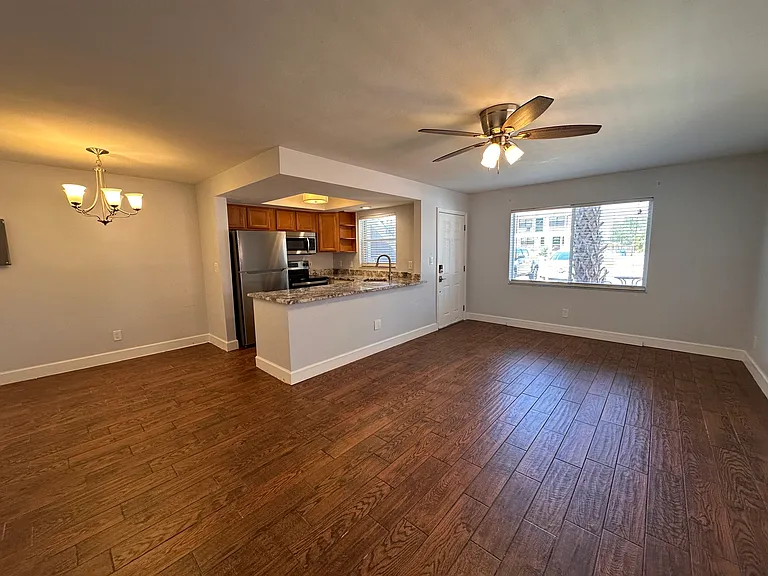 2826 Dupont St S #1 — Photo 5