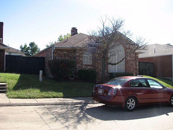 2nd image of 718 Ashbrook Dr