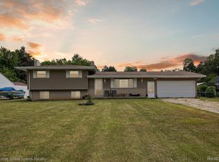 1372 N Genesee Rd, Burton, MI 48509