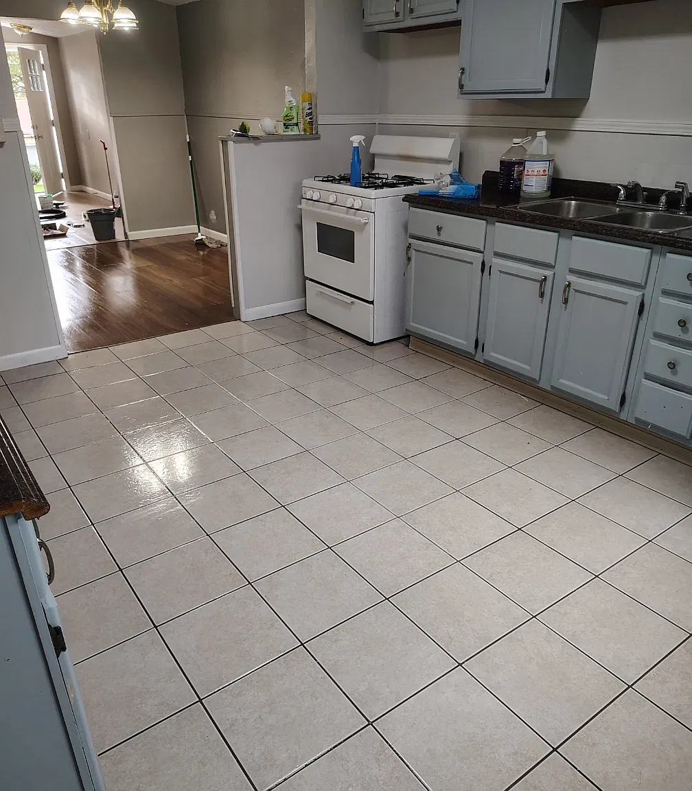 3 bed, 1.5 bath, 1064 sqft, $1,350 — Photo 2