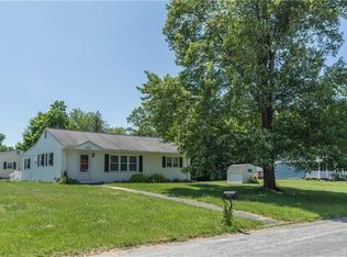 16 Flamingo Dr, Newburgh, NY 12550