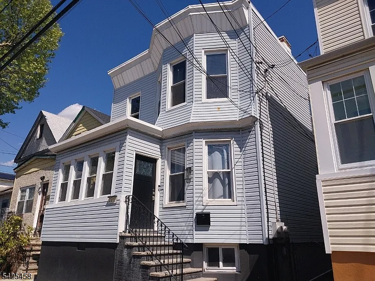 4402 Liberty Ave #2 — Photo 2