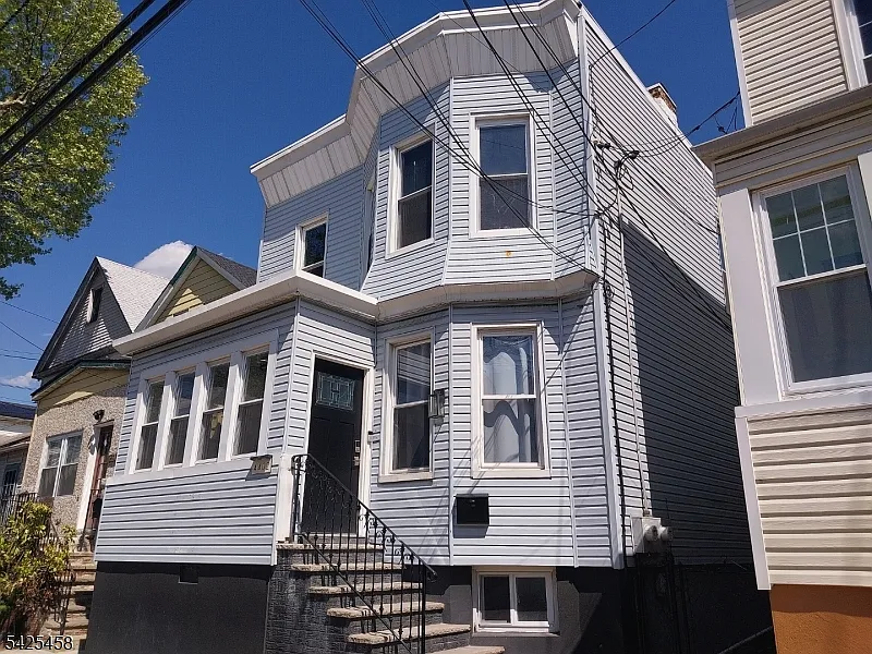 Building Photo - 4402 Liberty Ave #2