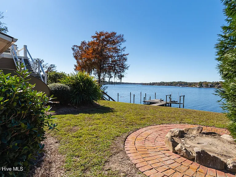 810 Madam Moores Ln #A — Photo 50