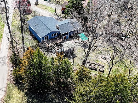 2nd image of 125 Pleasant Ln E