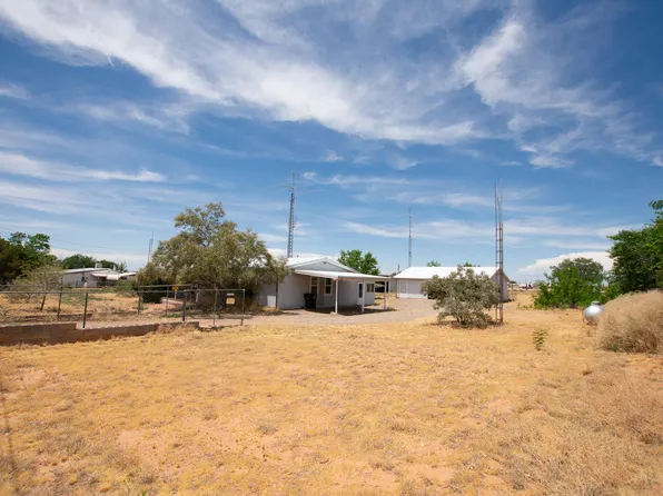 28 Valencia Dr, Los Lunas, NM 87031