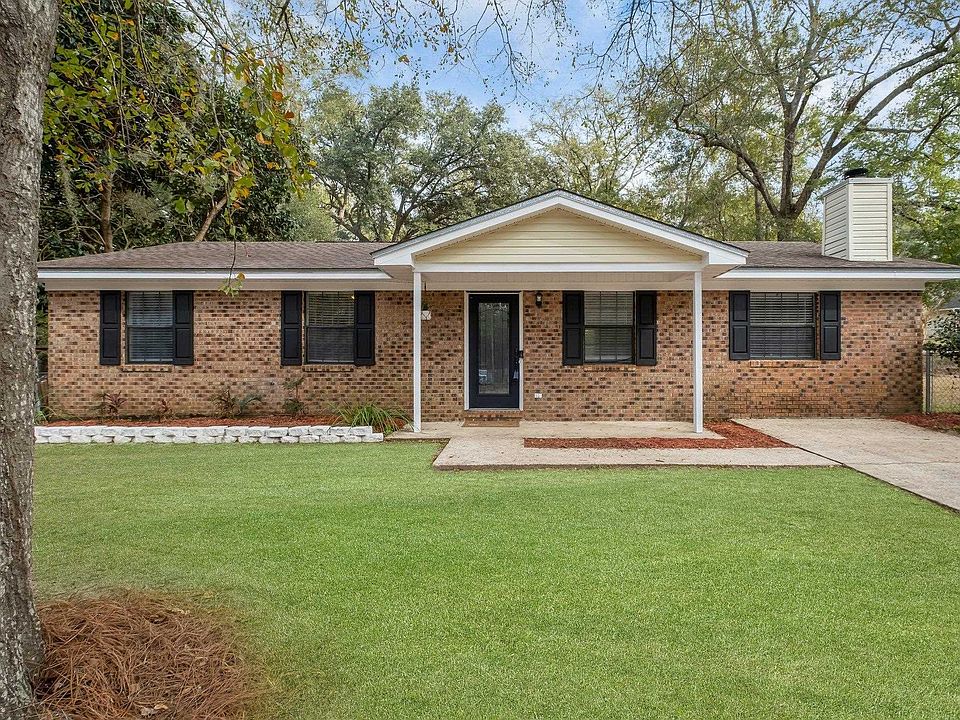 1st image of 3720 Wood Hill Dr