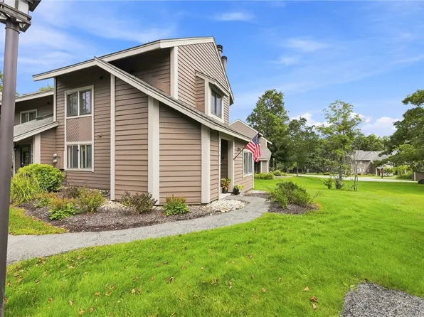 1120 Veech Ln, Hidden Valley, PA 15502