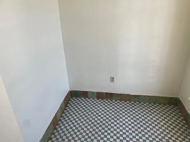 319 S Lopez St #E — Photo 15