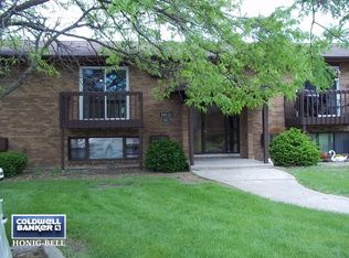 11621 Roberts St APT 8, Mokena, IL 60448