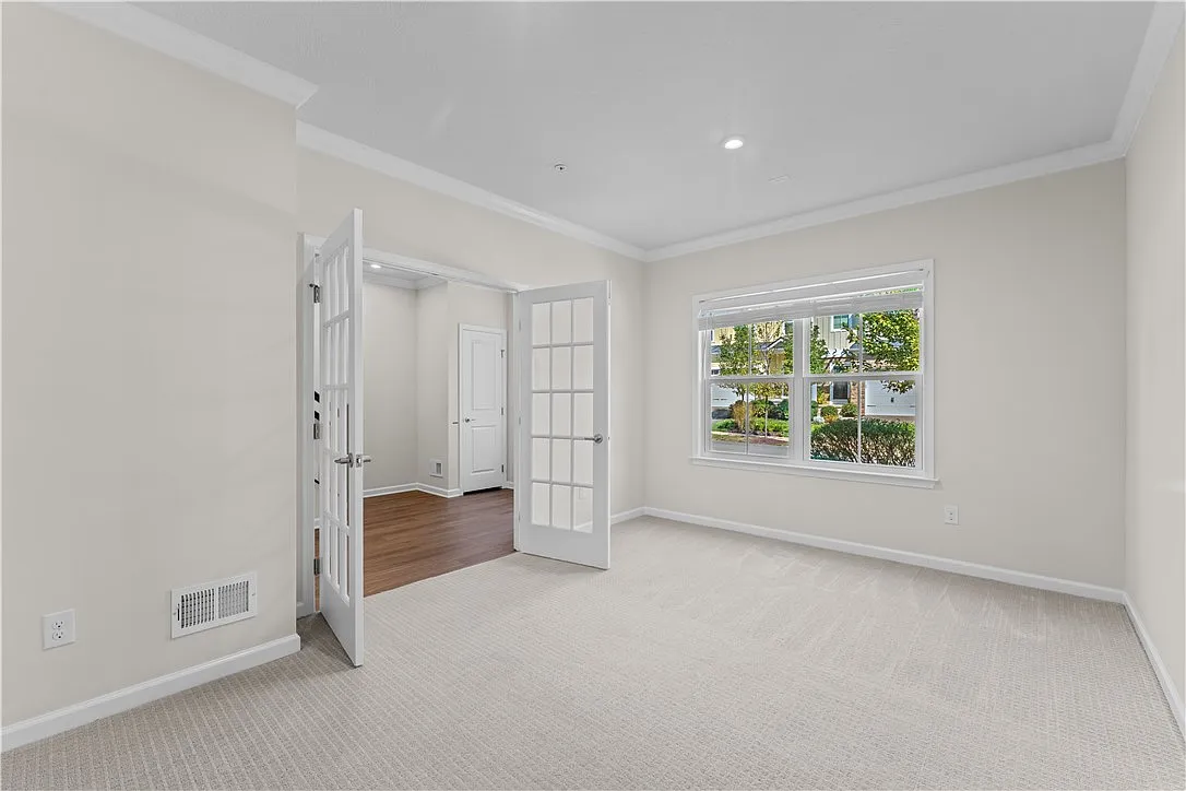 3 bed, 3.5 bath, 2232 sqft, $3,250 — Photo 4