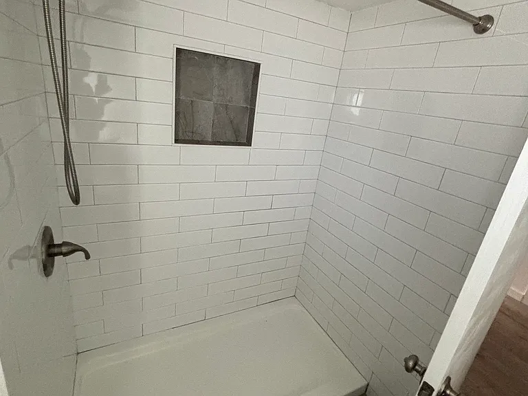 4631 Dunkeld Ave — Photo 5