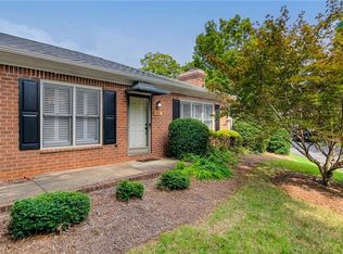 818 Devon Ct, Winston Salem, NC 27104