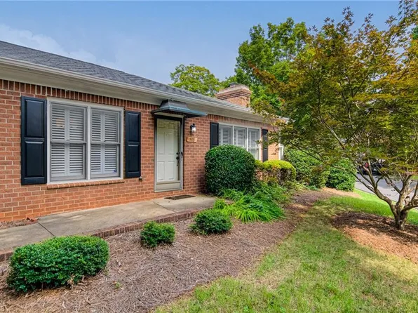 818 Devon Ct, Winston Salem, NC 27104