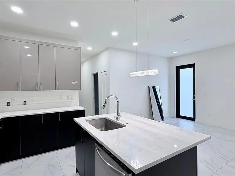 4106 N Thatcher Ave #B — Photo 6