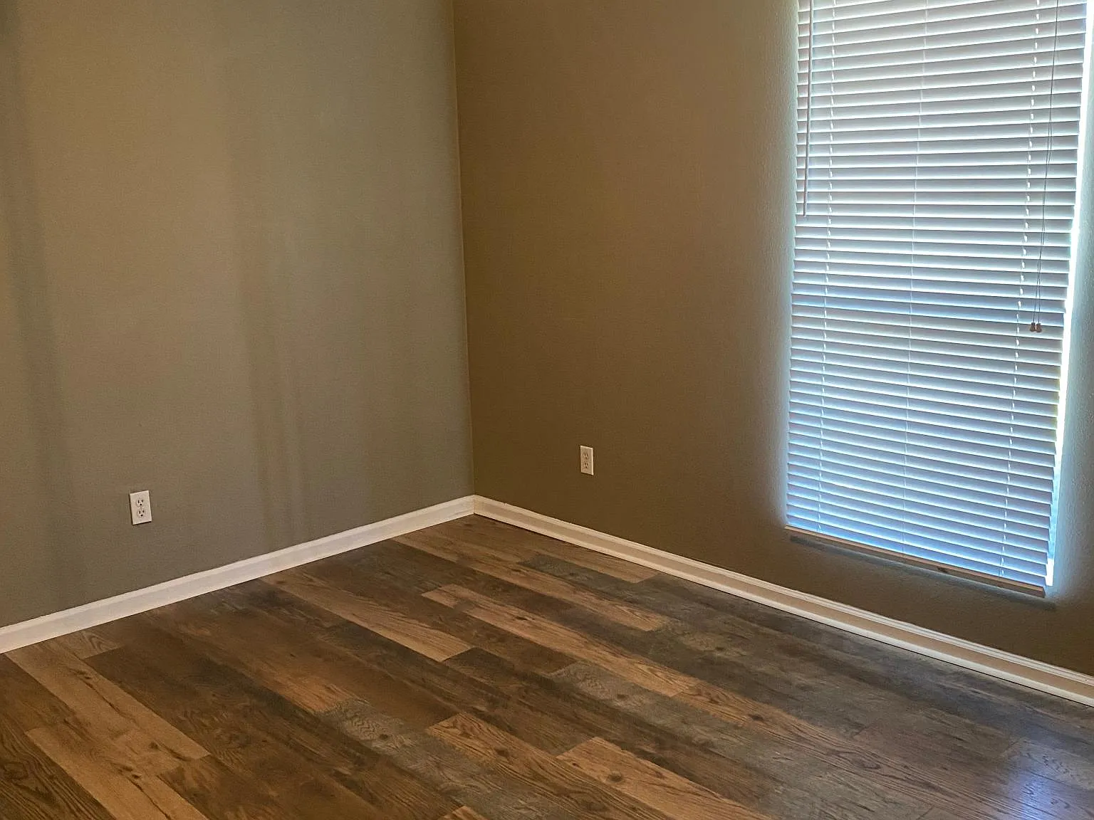 3 bed, 1300 sqft, $1,575 — Photo 2