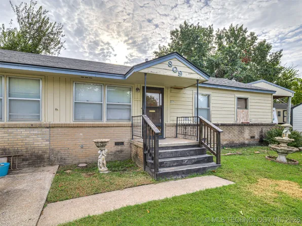 809 N Cedar Ave, Sand Springs, OK 74063