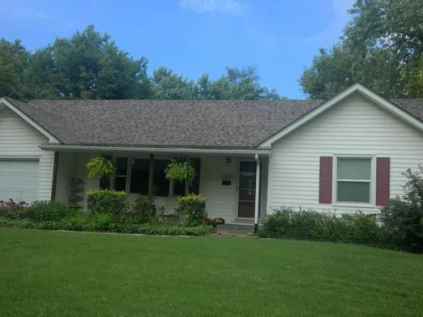 200 SW Hillside Dr, Topeka, KS 66611