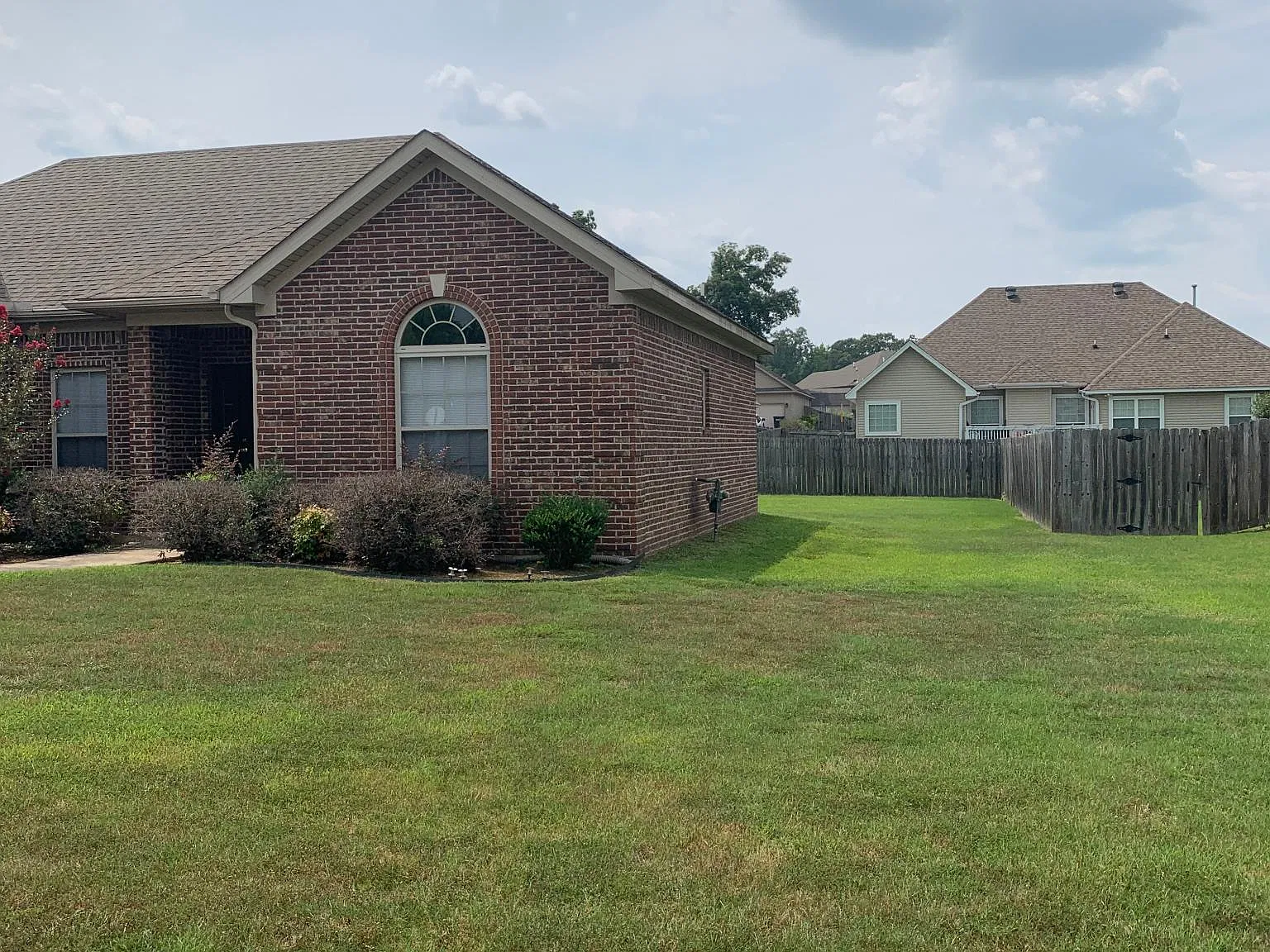 3 bed, 1645 sqft, $1,975 — Photo 4