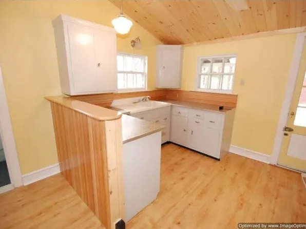 49 Winn Rd, Falmouth, ME 04105