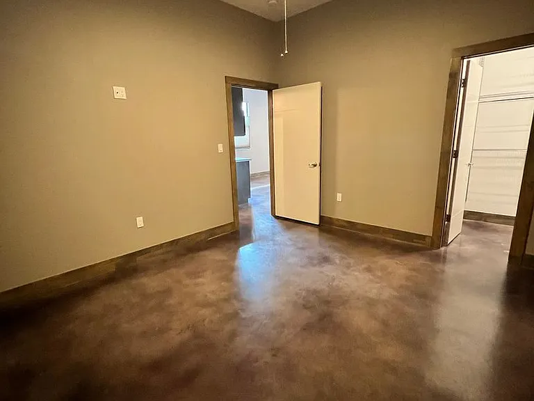 1542 N Alamo St #104 — Photo 8