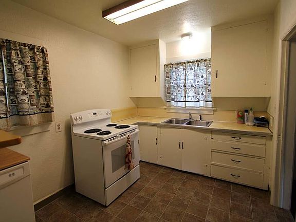 5th image of 631 Terry Ave