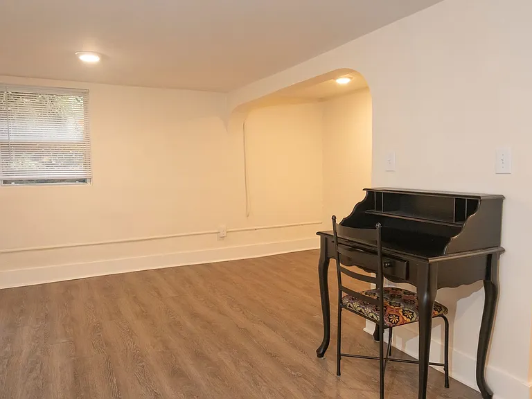 2324 NW Johnson St — Photo 12