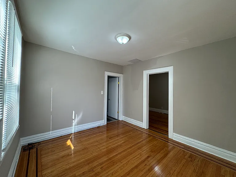 271 Davis Ave #2 — Photo 7