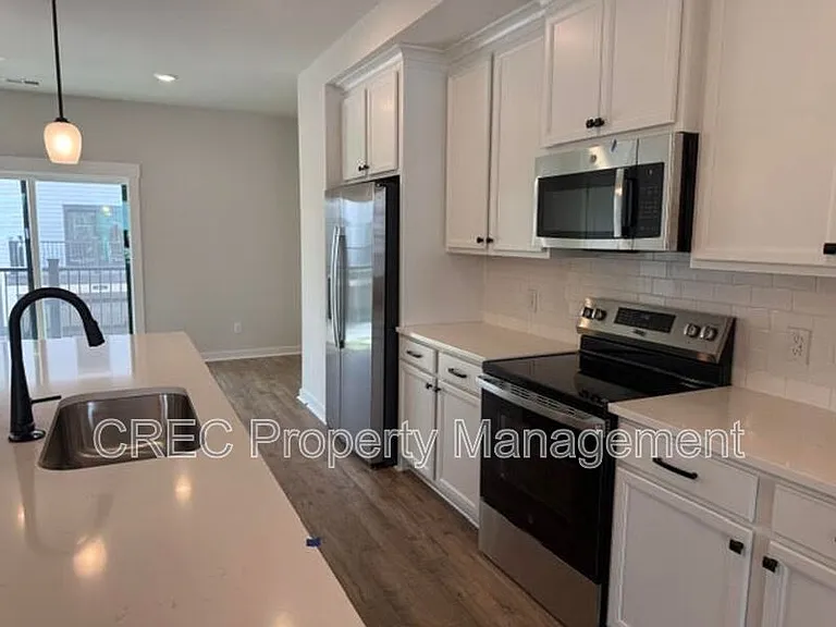 596 Scholar Way — Photo 10