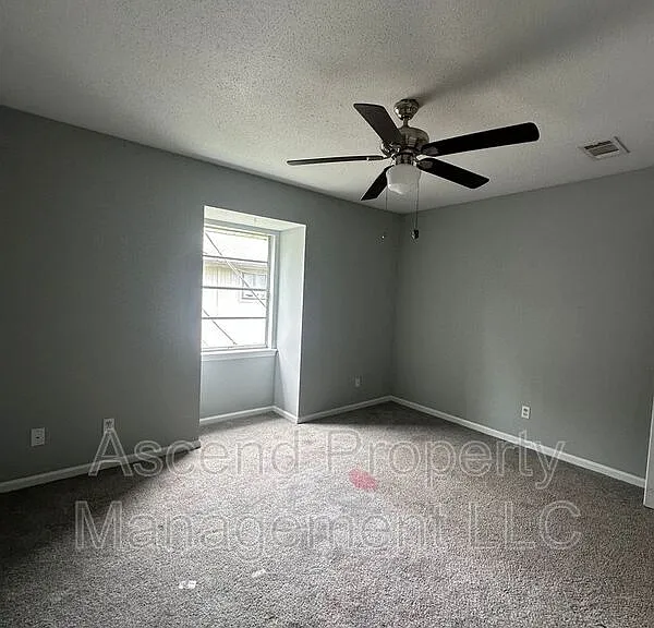 2410 Lyndon Ave #4 — Photo 10