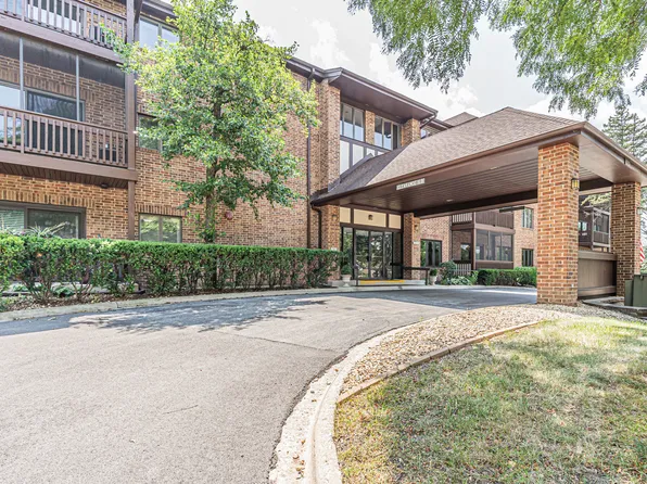 7737 W Golf Dr APT 302, Palos Heights, IL 60463
